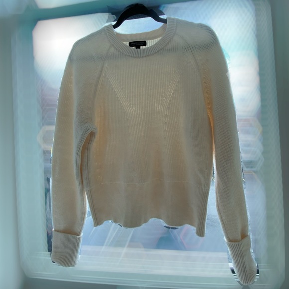 Banana Republic Cropped Merino Sweater - Picture 3 of 4